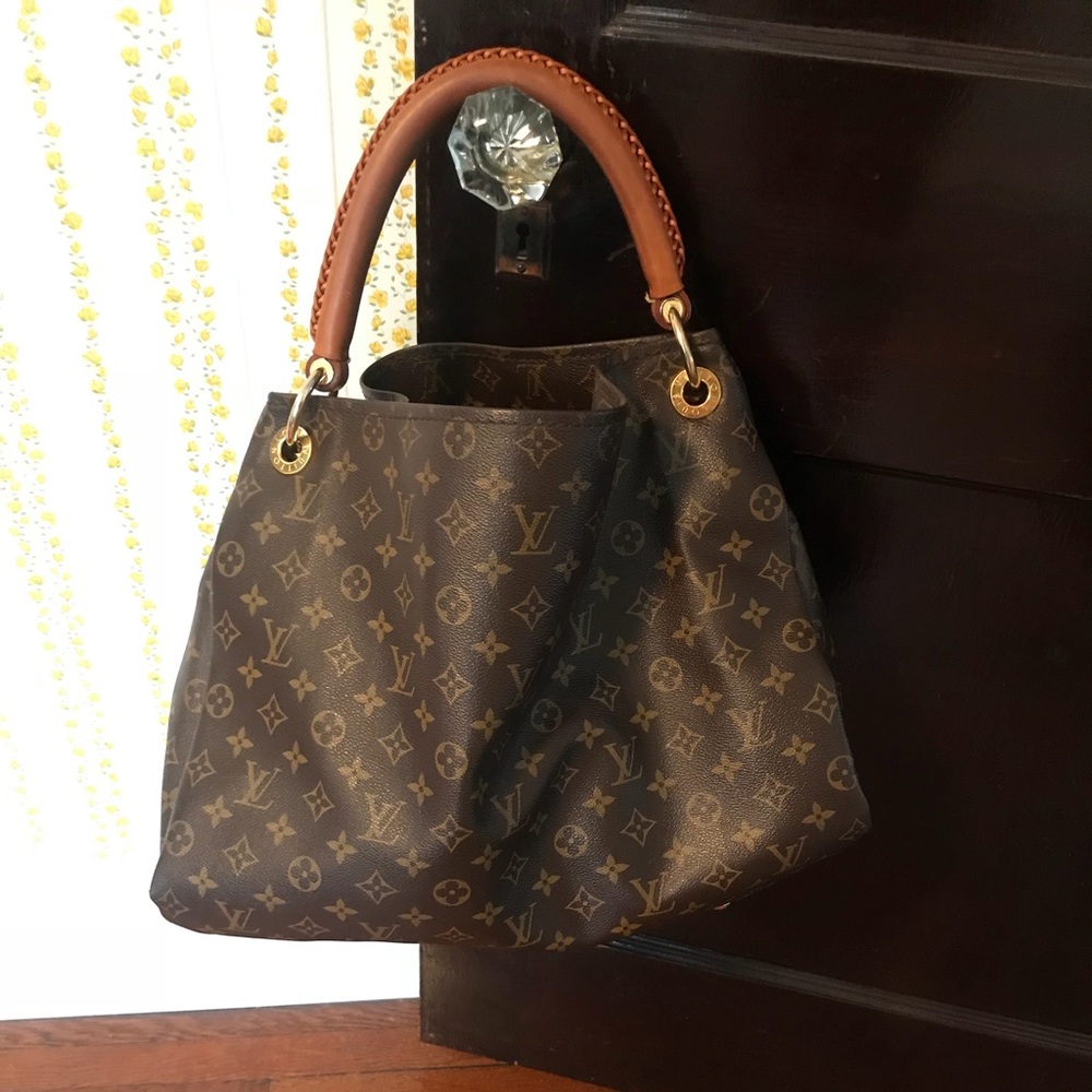 Louis Vuitton Artsy MM